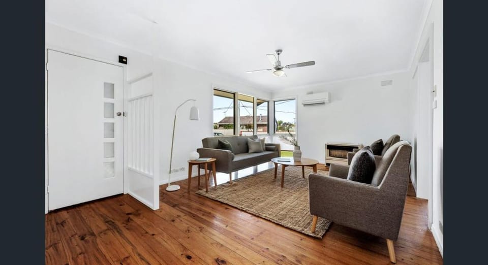 Comfy bed quiet neighbourhood Vacation rental in Geelong