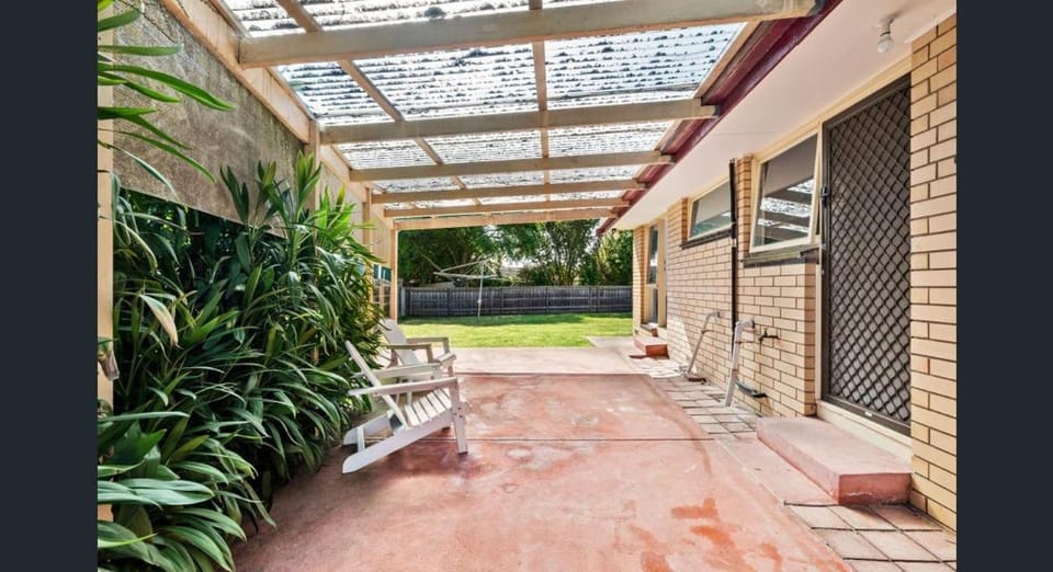Comfy bed quiet neighbourhood Vacation rental in Geelong
