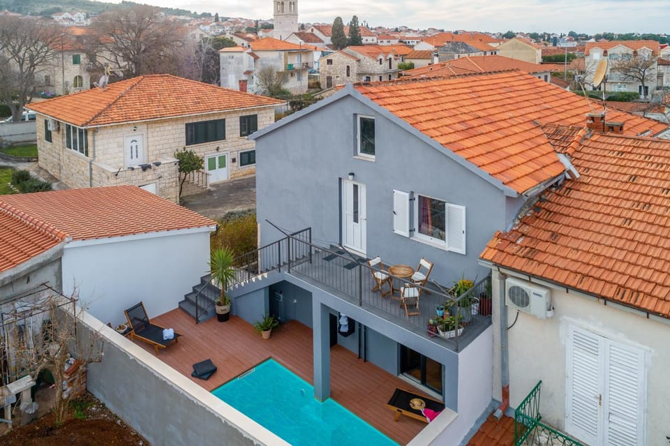Property building, Swimming pool