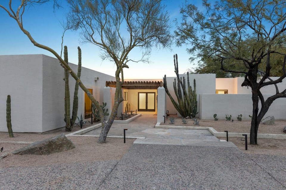 Property building, Facade/entrance, Day