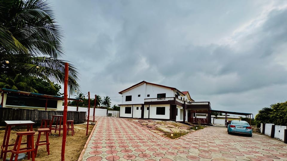 Property building, Day