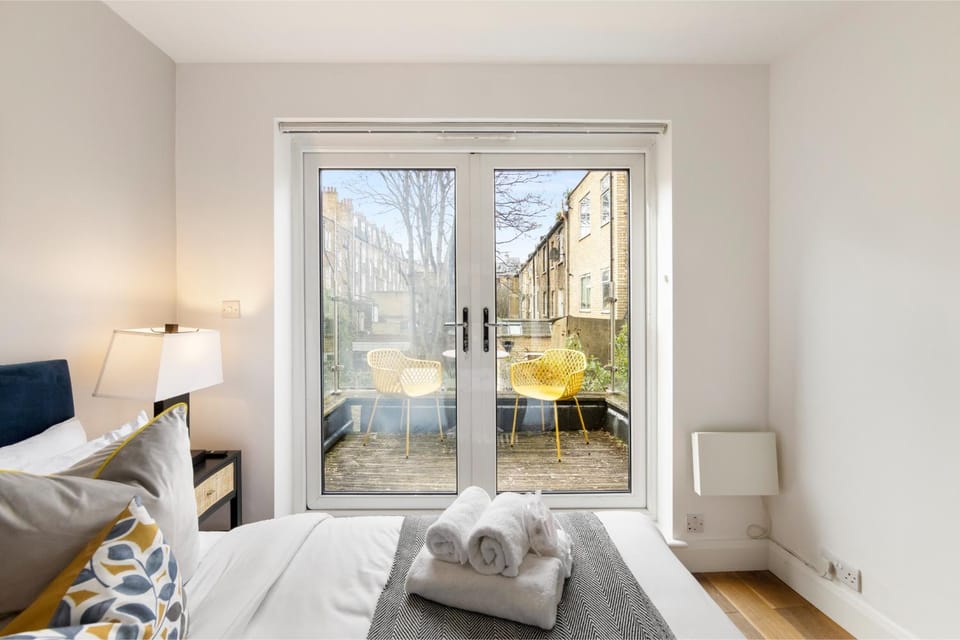 Bed, View (from property/room), Balcony/Terrace, Photo of the whole room, Bedroom, internet