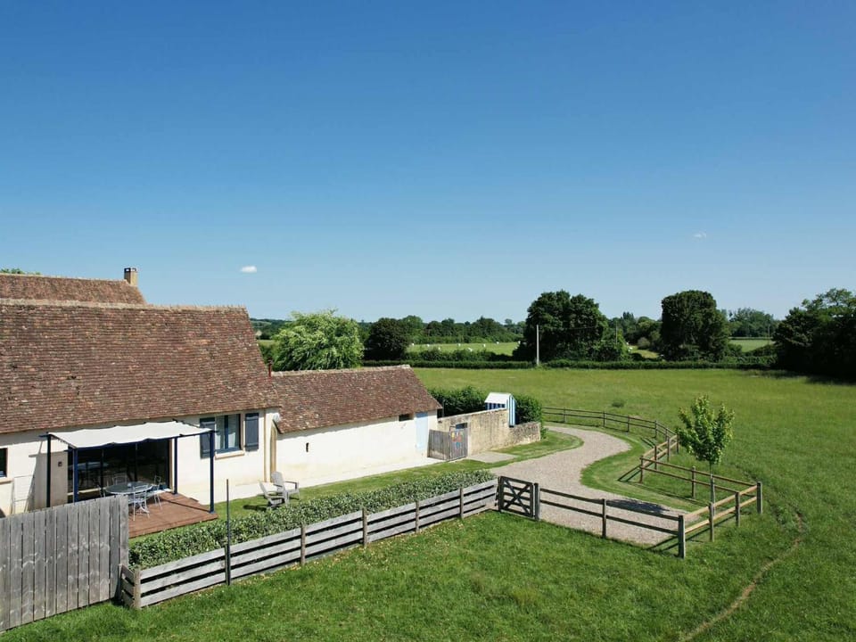 Gîte de Charme : Calme, Nature, Proche du Mans, Terrasse, Jardin, Parking Privé - FR-1-410-397 House in Pays de la Loire