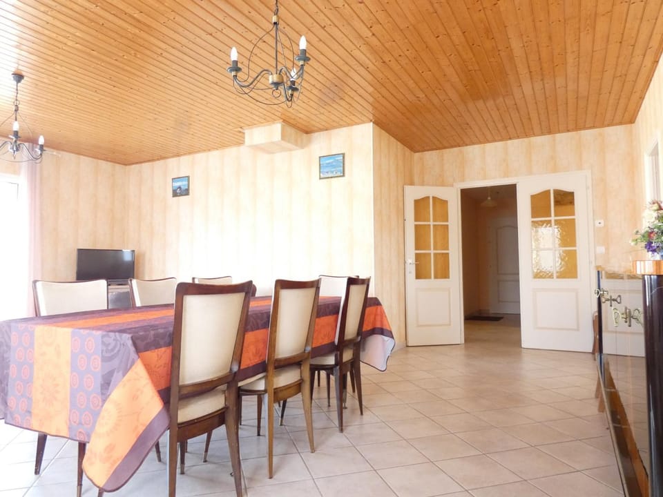Maison spacieuse 3 chambres avec jardin clos - Animaux admis, parking disponible - FR-1-540-261 House in Notre-Dame-de-Monts