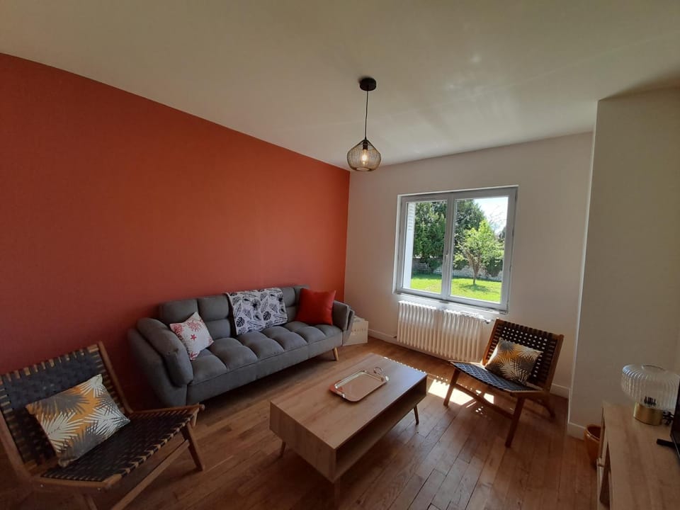 Charmant T3 rénové avec jardin et garage, centre-ville de La Roche-Posay - FR-1-541-99 Apartment in Nouvelle-Aquitaine