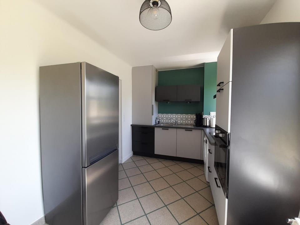 Charmant T3 rénové avec jardin et garage, centre-ville de La Roche-Posay - FR-1-541-99 Apartment in Nouvelle-Aquitaine