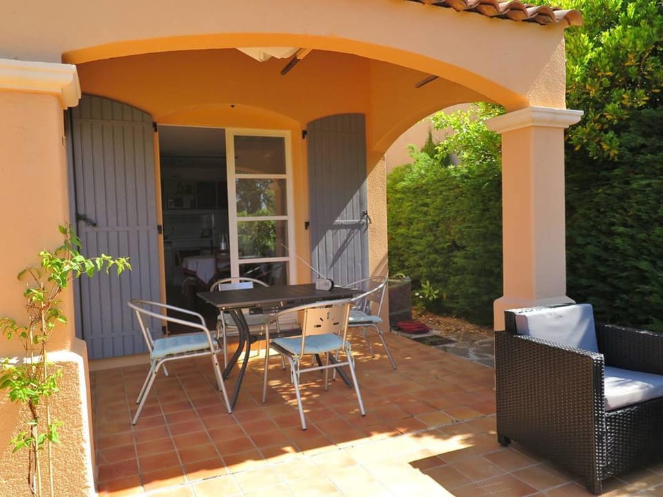 Maison lumineuse avec terrasse, accès piscines, parking privatif – La Croix-Valmer - FR-1-726-22 House in La Croix-Valmer