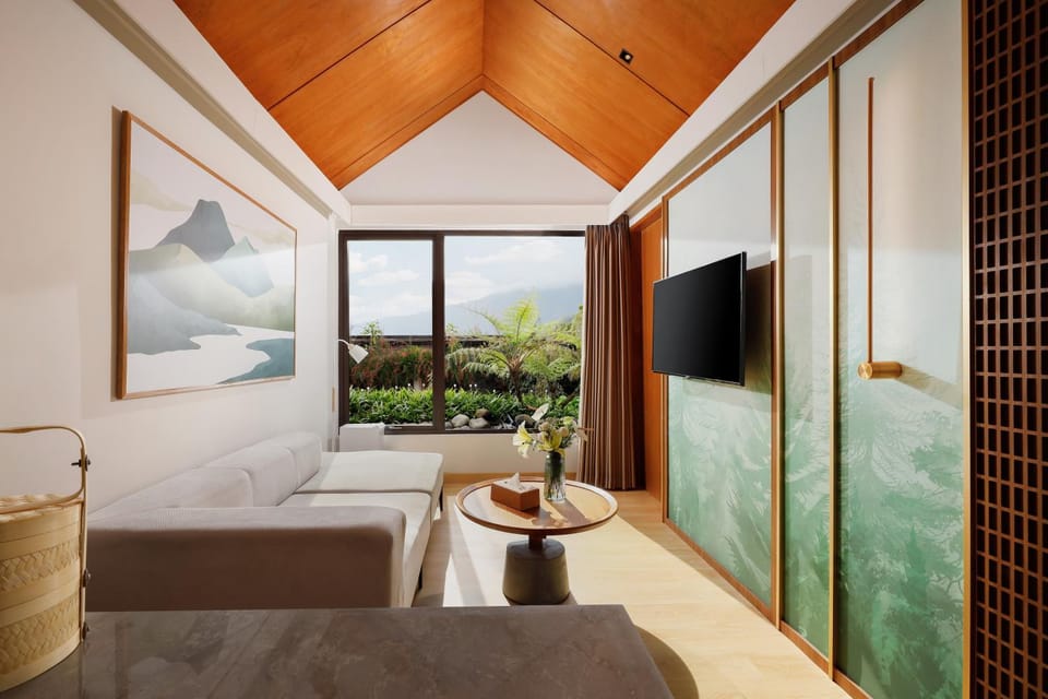 Communal lounge/ TV room, TV and multimedia, Living room, Photo of the whole room, Seating area, Evening entertainment
