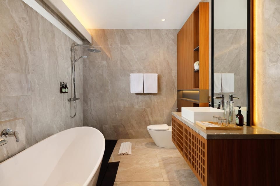 Shower, Toilet, Bathroom, Bath, towels