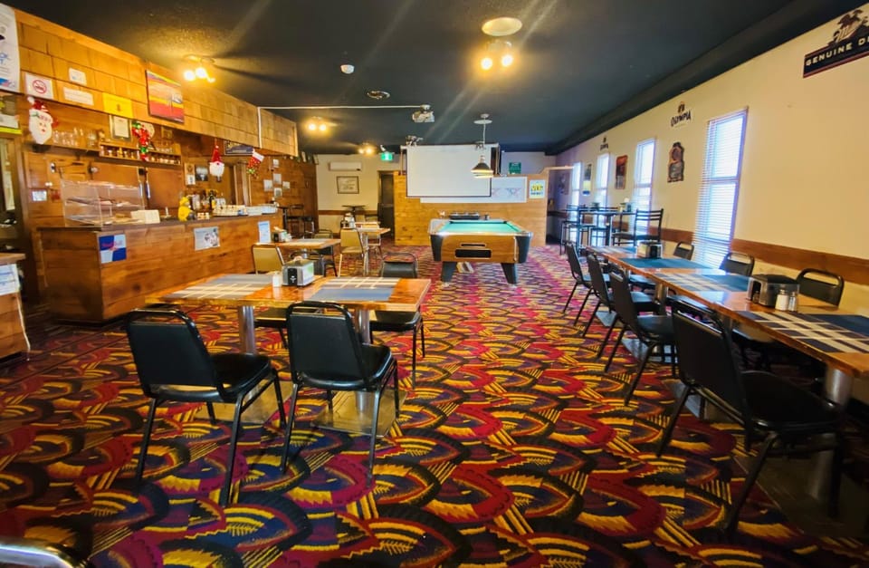 Property building, Restaurant/places to eat
