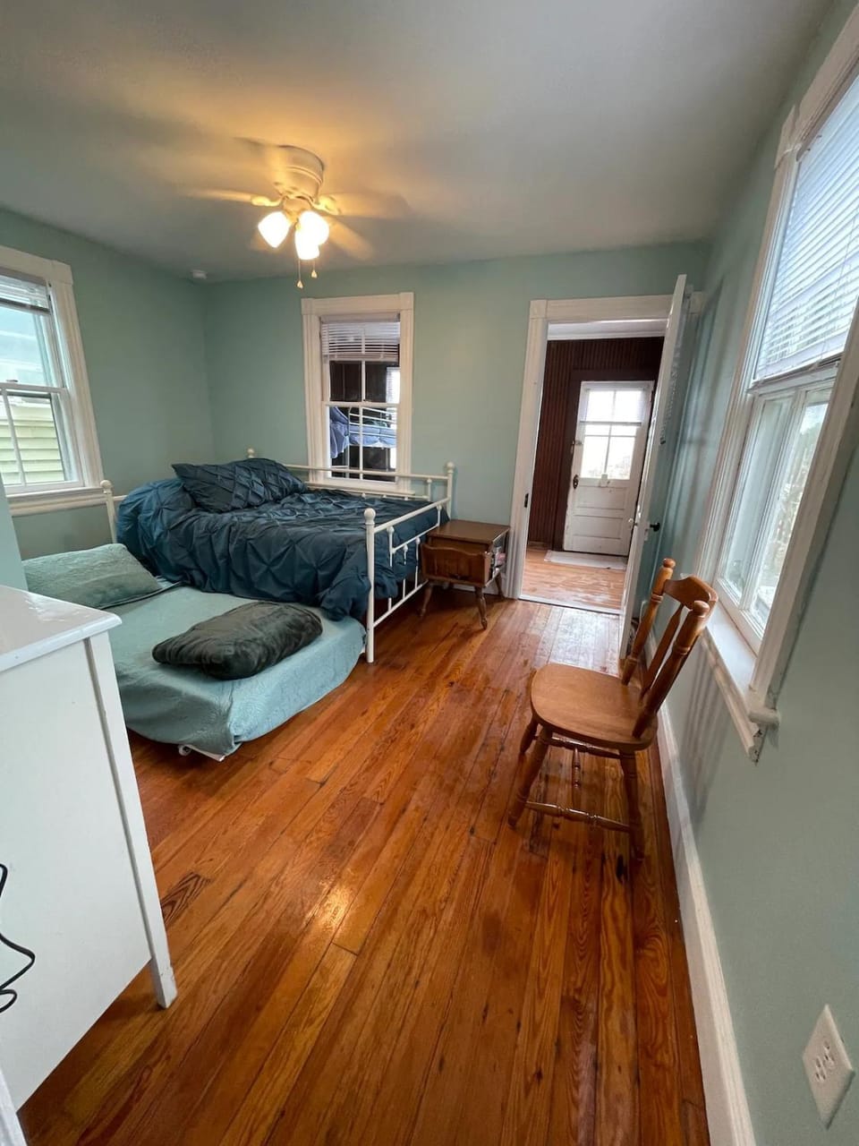 Photo of the whole room, Bedroom, fireplace