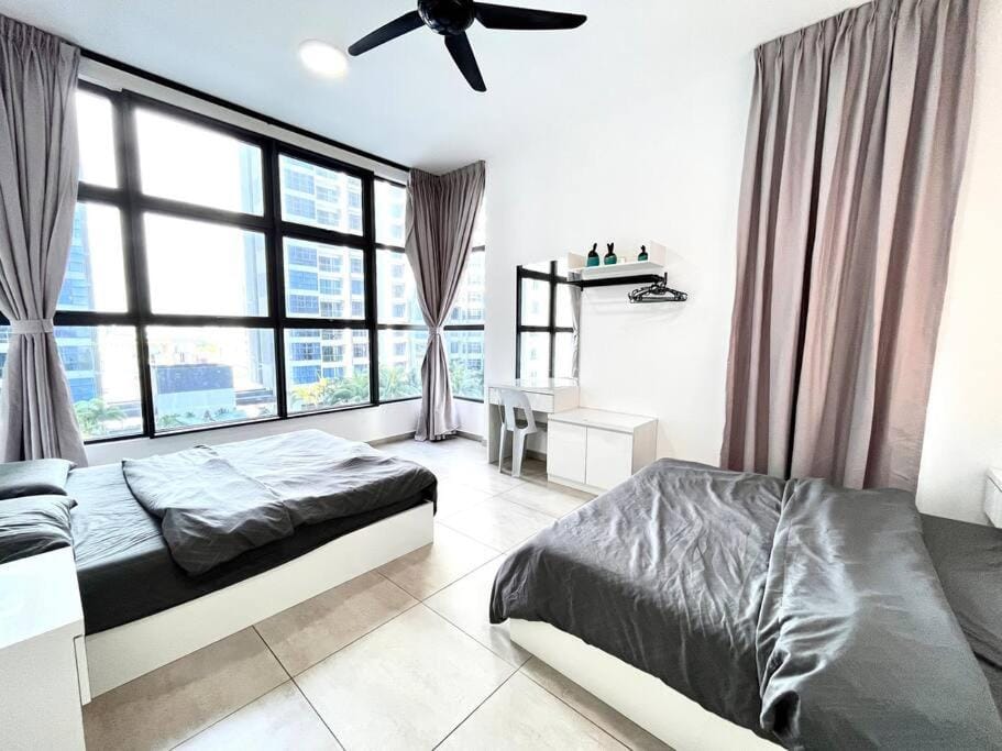 Bed, Photo of the whole room, Bedroom, fireplace
