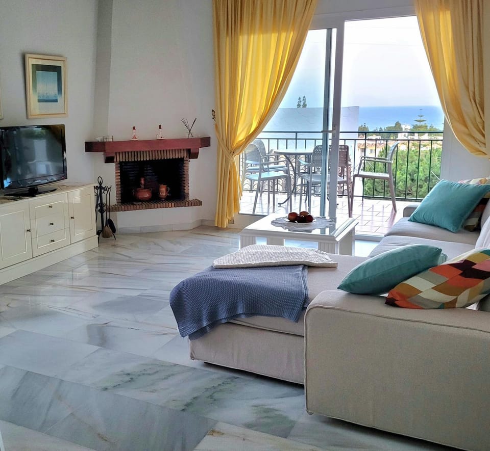 TV and multimedia, View (from property/room), Balcony/Terrace, Living room, Seating area, Evening entertainment