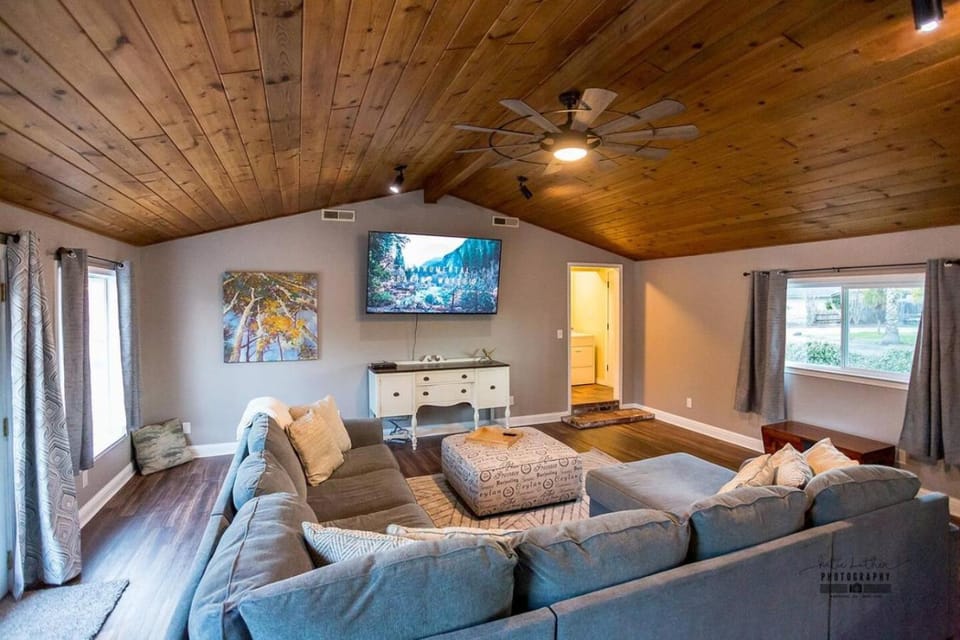 Paso House House in Redding