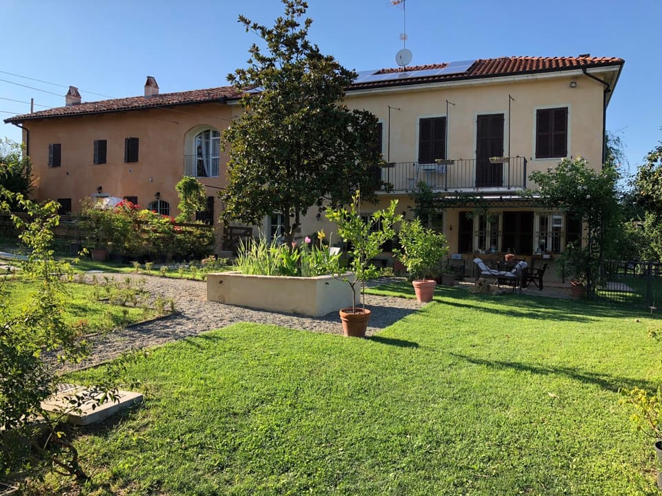 Facade/entrance, Garden, Garden view