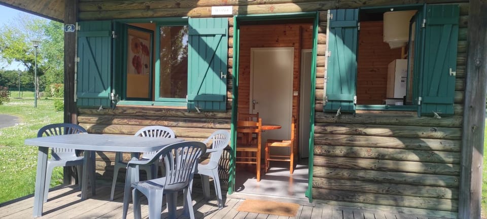 Patio, Photo of the whole room