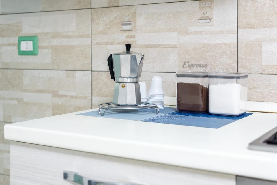Coffee/tea facilities, Kitchen or kitchenette