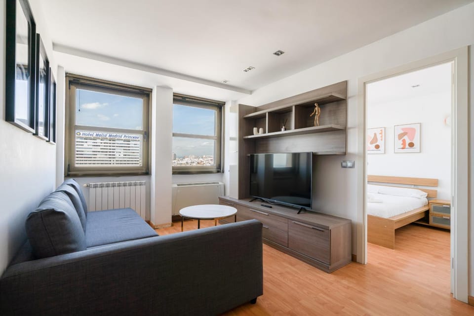 apartamento en plaza de españa ALQUILER TEMPORAL Apartment in Centro