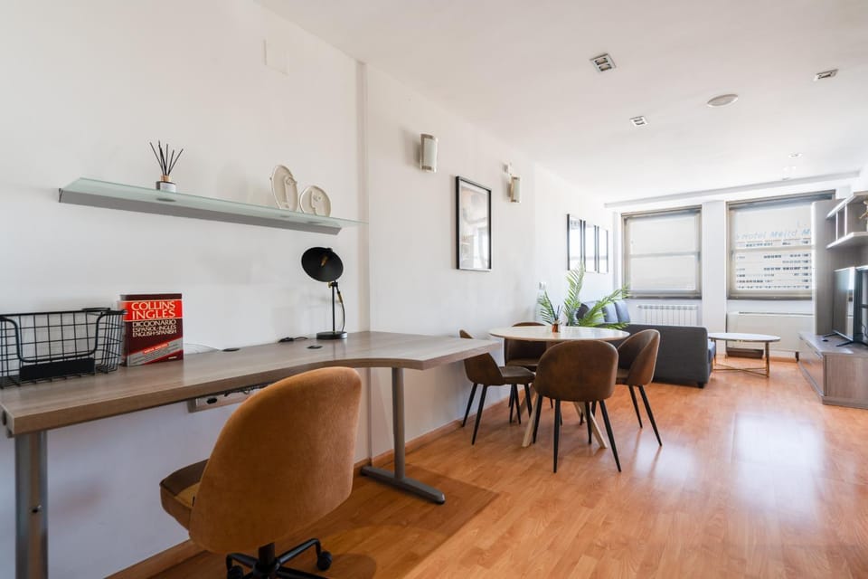 apartamento en plaza de españa ALQUILER TEMPORAL Apartment in Centro
