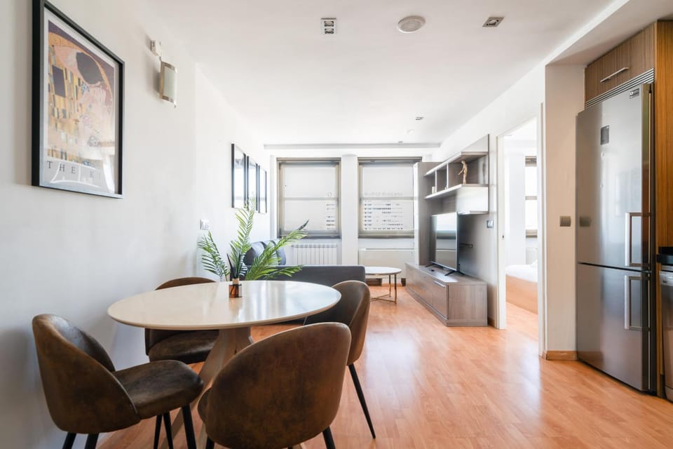 apartamento en plaza de españa ALQUILER TEMPORAL Apartment in Centro