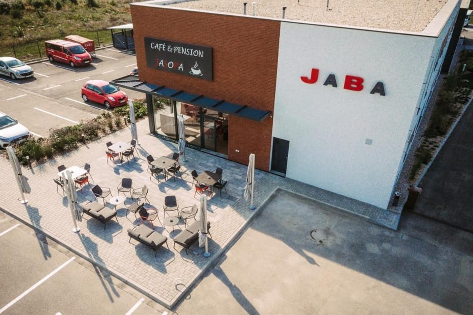 Property building, Bird's eye view, Balcony/Terrace, Drinks, Alcoholic drinks, Non alcoholic drinks, Parking