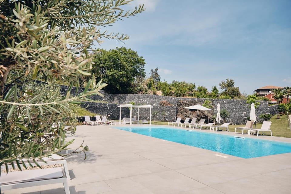 Day, Pool view, Swimming pool, sunbed