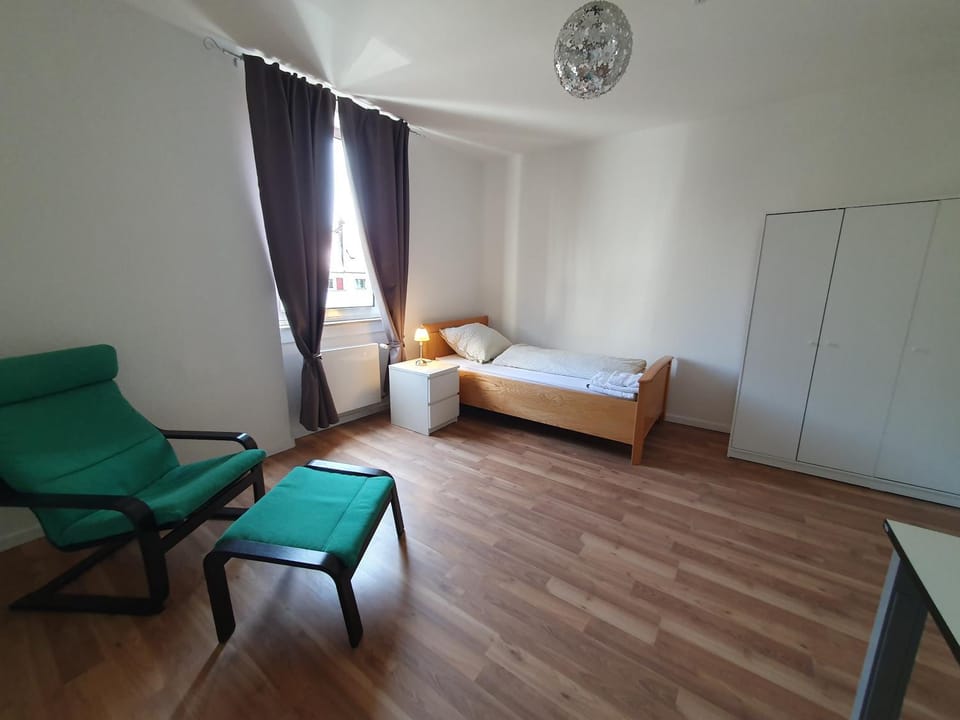 Bed, Photo of the whole room, Seating area, Bedroom