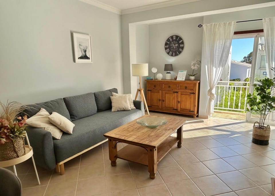 Albufeira 3BR w Pool & AC by LovelyStay Apartment in Albufeira