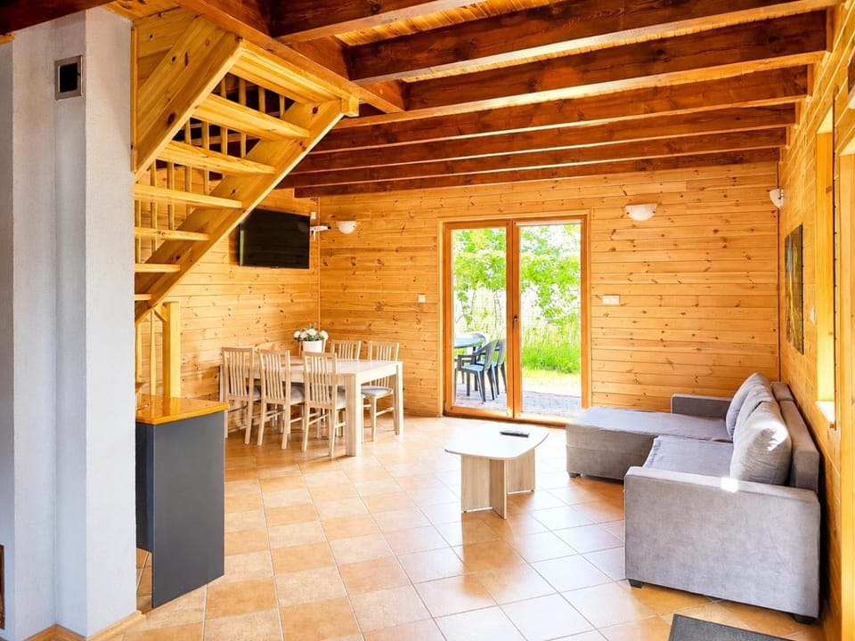 Communal lounge/ TV room, Balcony/Terrace, Living room, Dining area