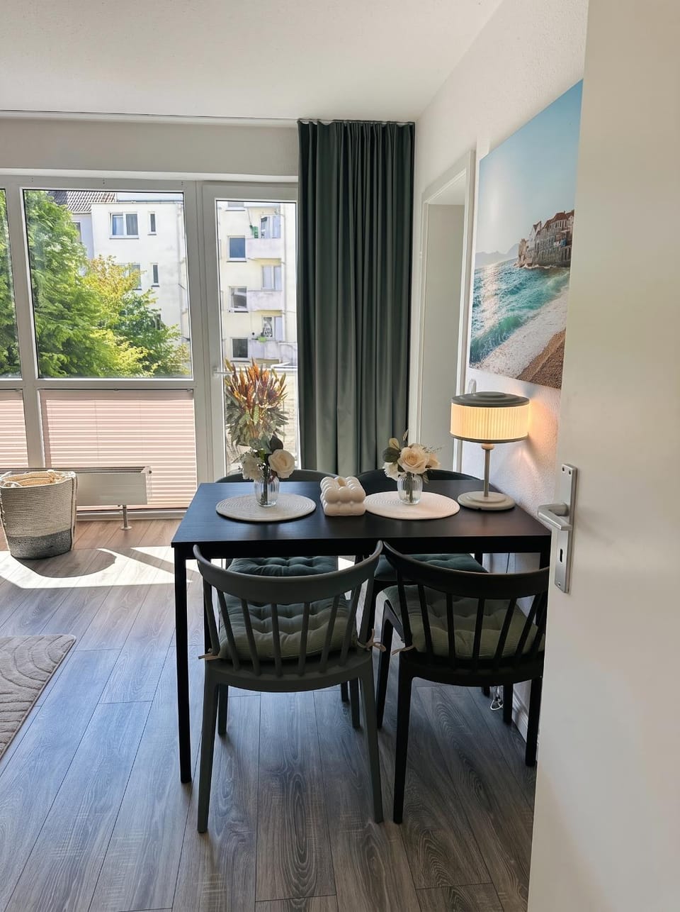 View (from property/room), Balcony/Terrace, Parking, acessibility