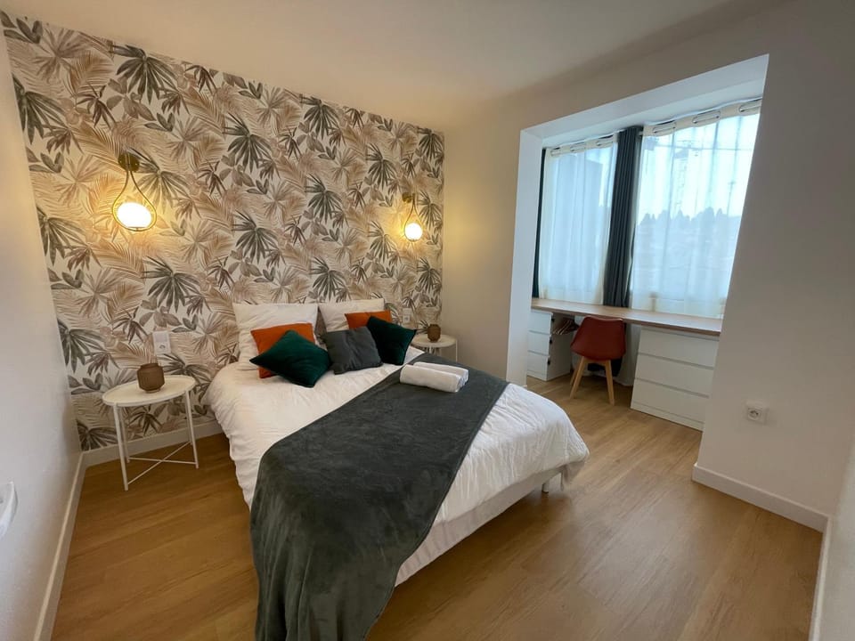 Bed, Photo of the whole room, Bedroom