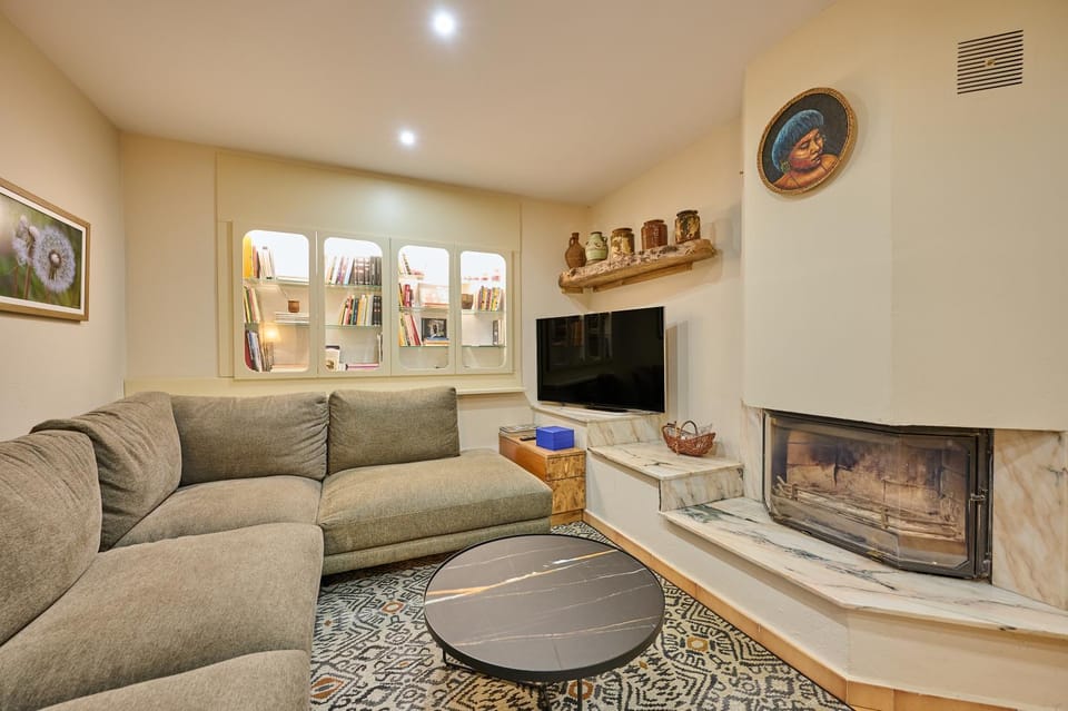 Communal lounge/ TV room, Living room