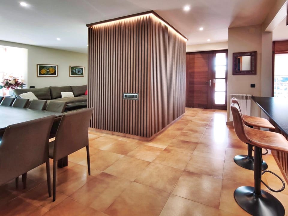 Living room, Dining area