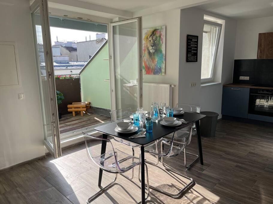 Balcony/Terrace, Dining area