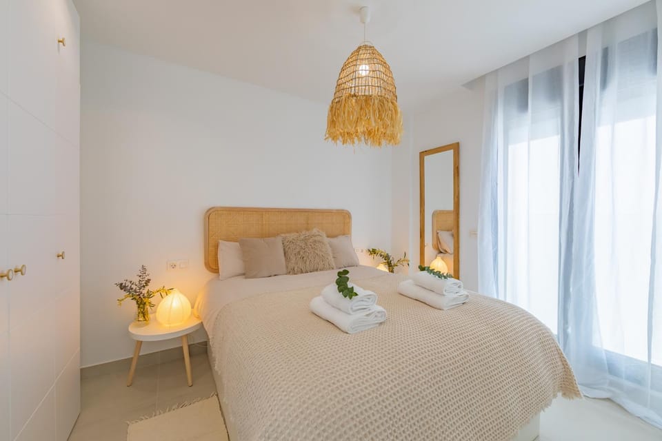 Centric, amazing views, garage and fibre WIFI Apartment in Tarifa