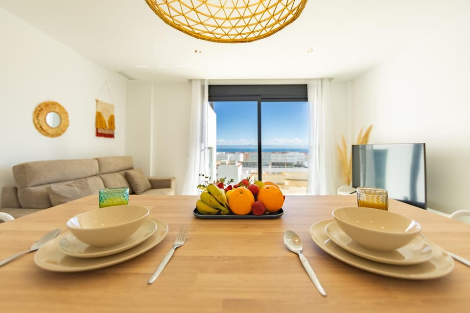Centric, amazing views, garage and fibre WIFI Apartment in Tarifa