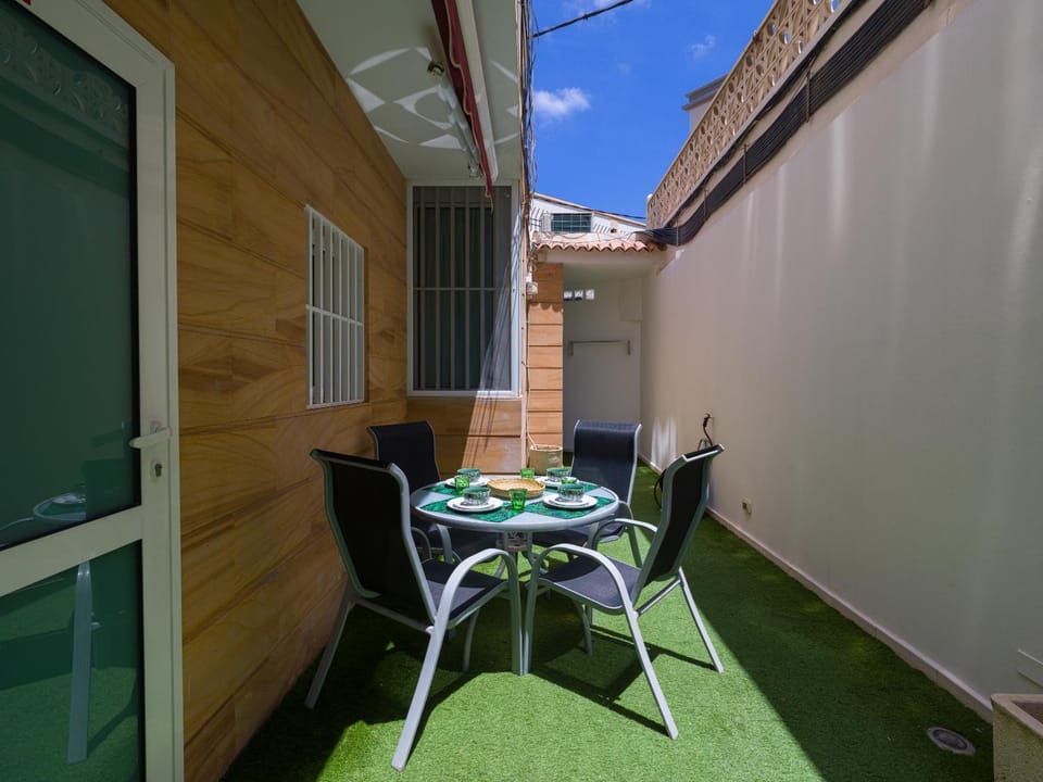 Patio, Balcony/Terrace