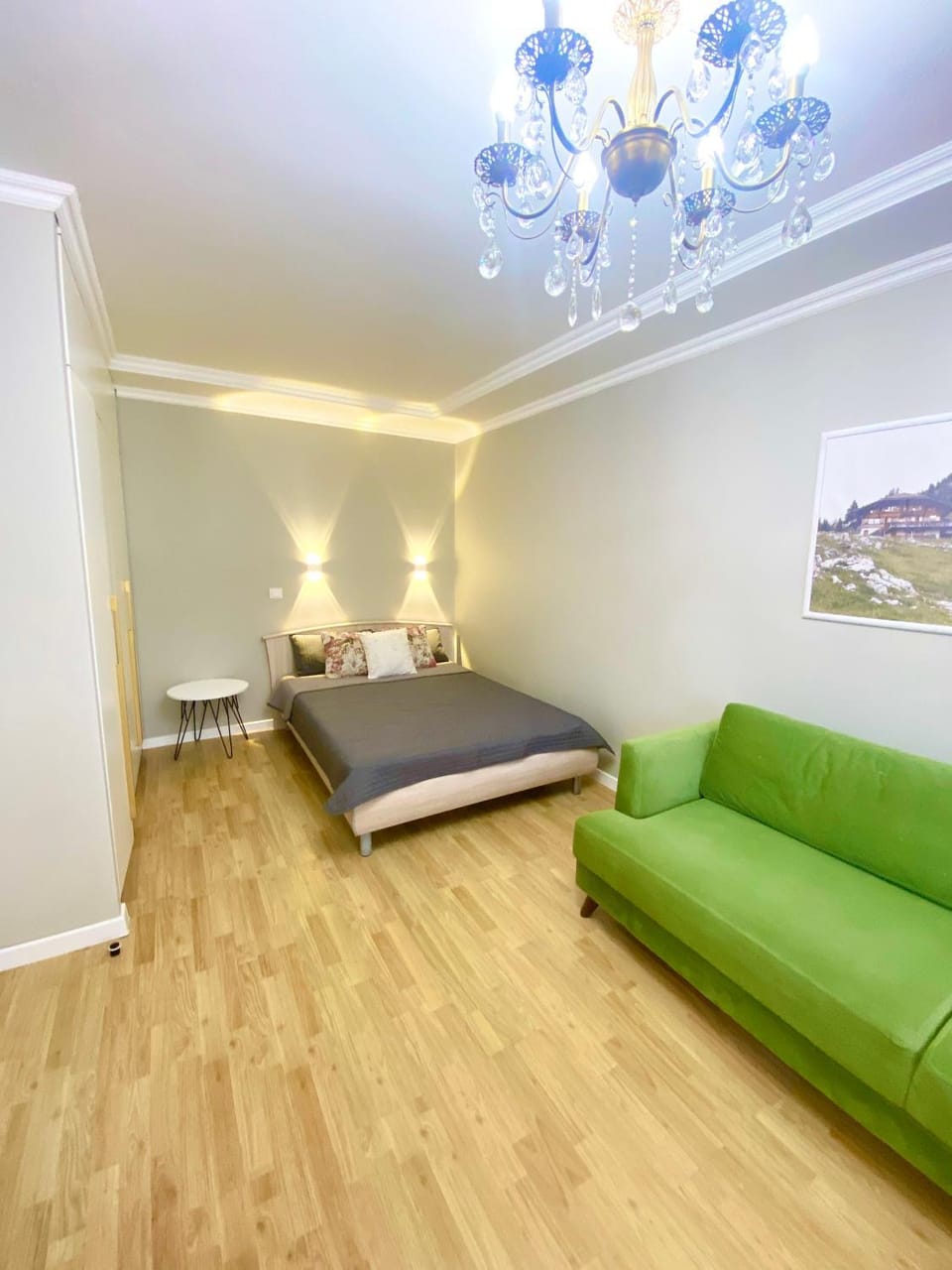 Bed, Seating area