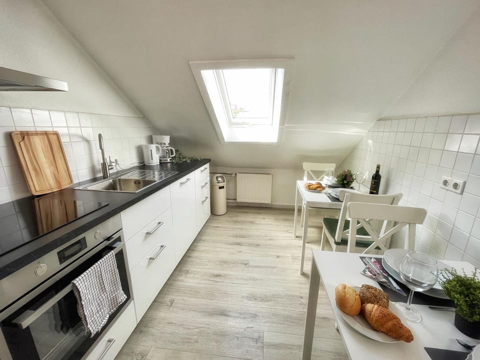 Kitchen or kitchenette, Communal kitchen, kitchen