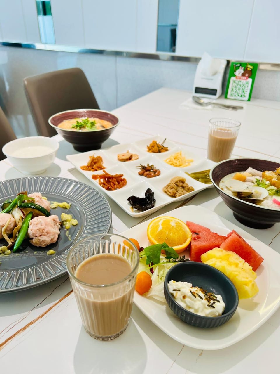 Restaurant/places to eat, Food and drinks, Food, Breakfast, Continental breakfast, Buffet breakfast, Drinks
