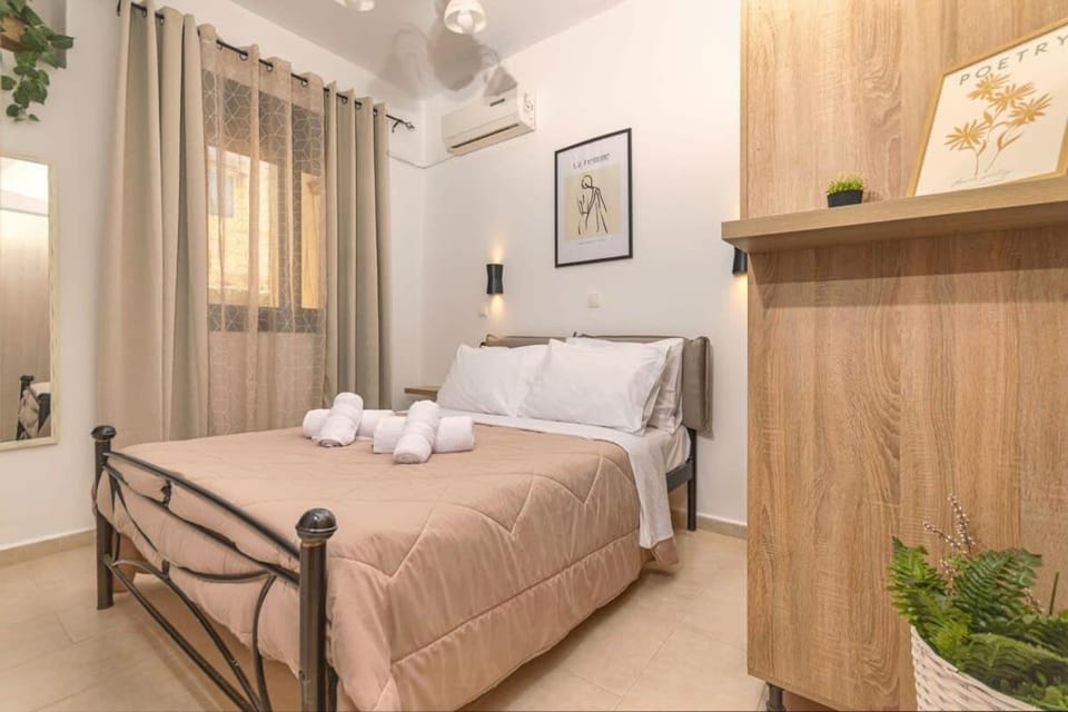 Bed, Bedroom, towels, wardrobe