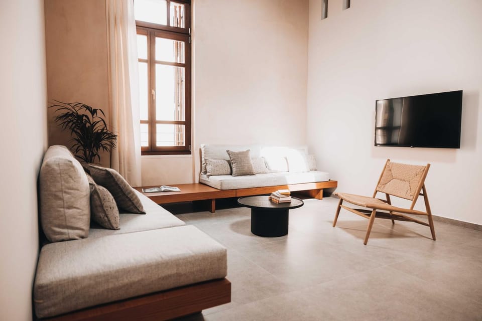 Bed, Living room