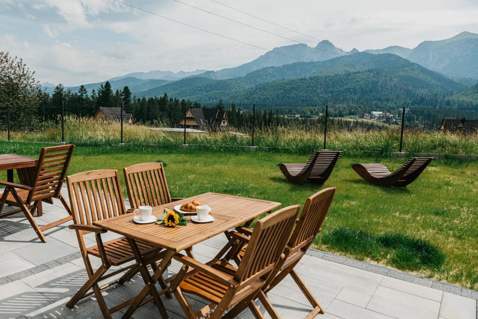 Balcony/Terrace, Garden view, Garden view, Mountain view, Mountain view