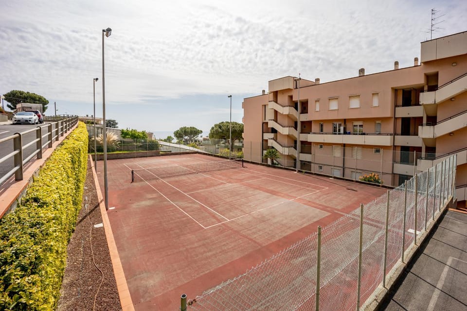 Tennis court