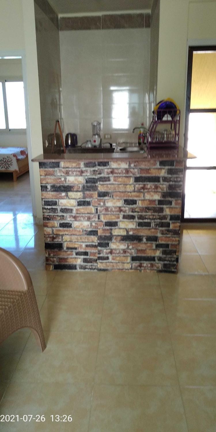 شاليه للايجار ارضى بجاردن بقريه تاهيتى باى الجراوله قبل بوابه مطروح بدقائق Apartment in Egypt