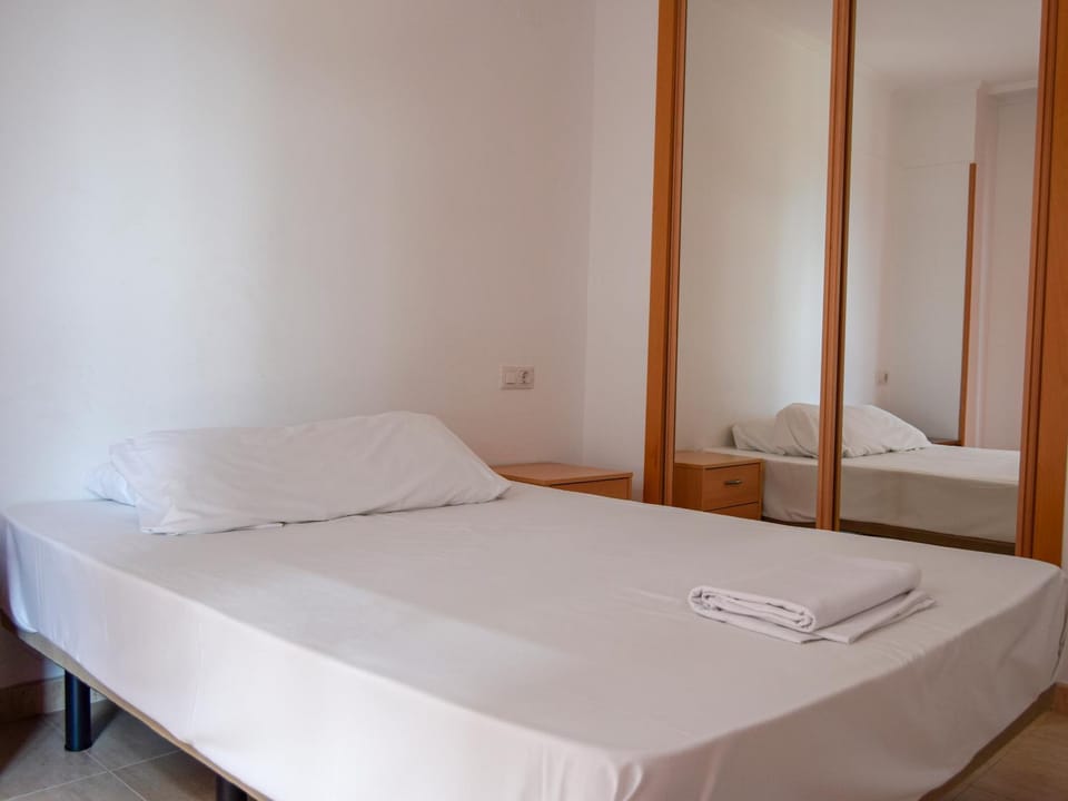 Bed, Bedroom, wardrobe
