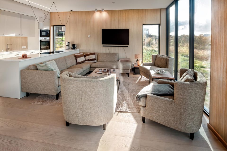 TV and multimedia, View (from property/room), Kitchen or kitchenette, Living room, Seating area, kitchen