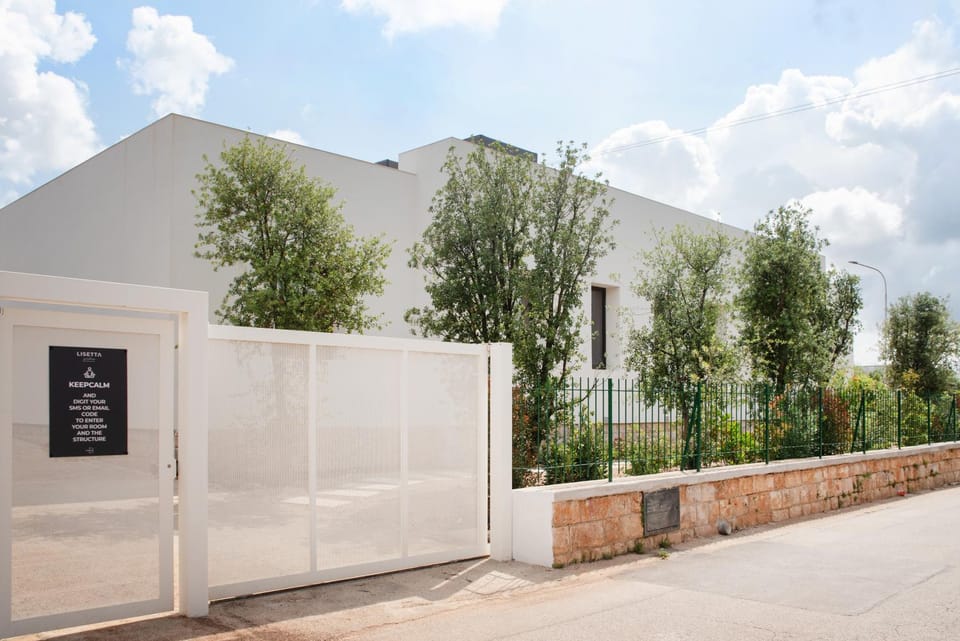 Property building, Facade/entrance, Spring, Garden, View (from property/room), Garden view