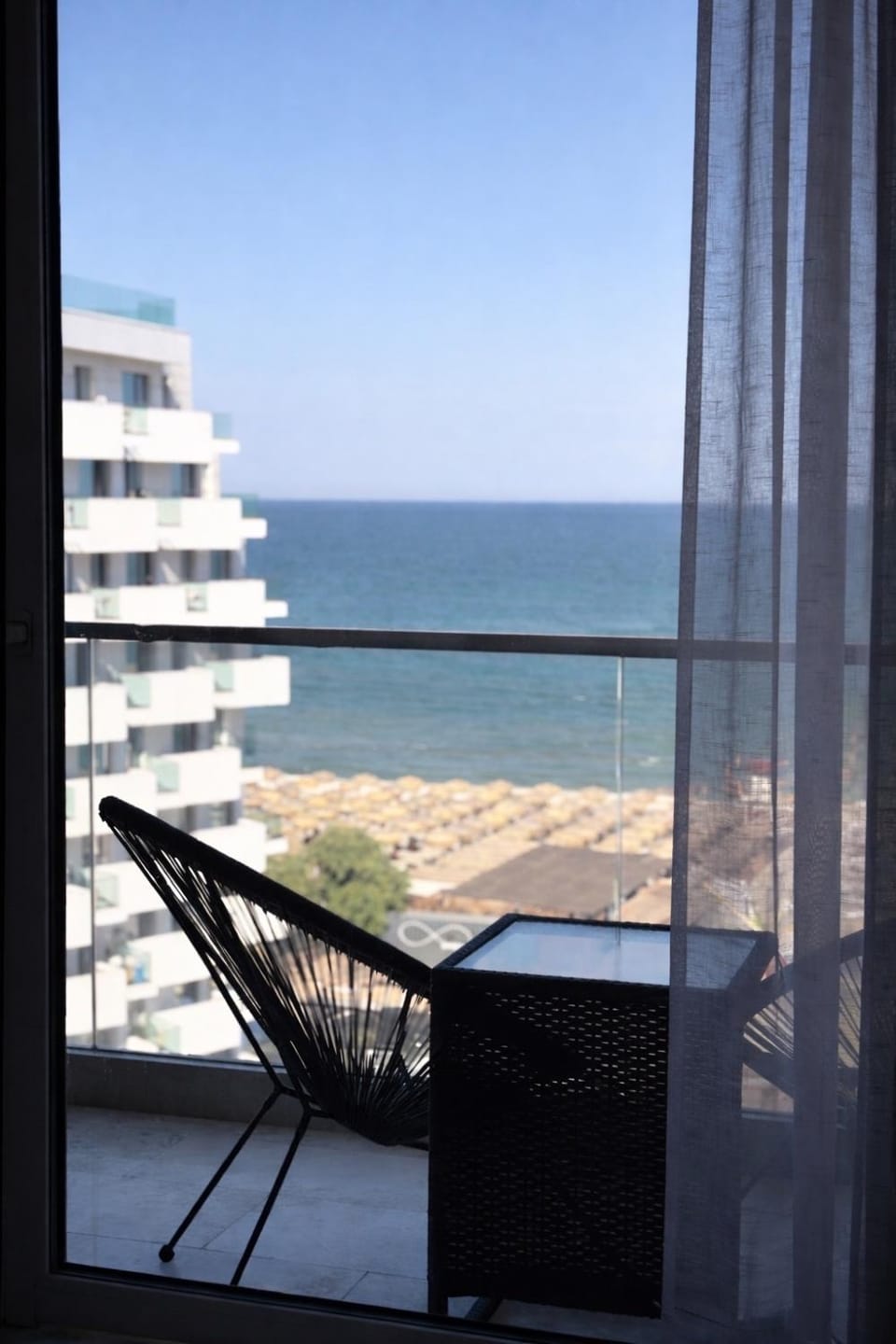 Day, Natural landscape, View (from property/room), Balcony/Terrace, Living room, Seating area, Beach, Sea view
