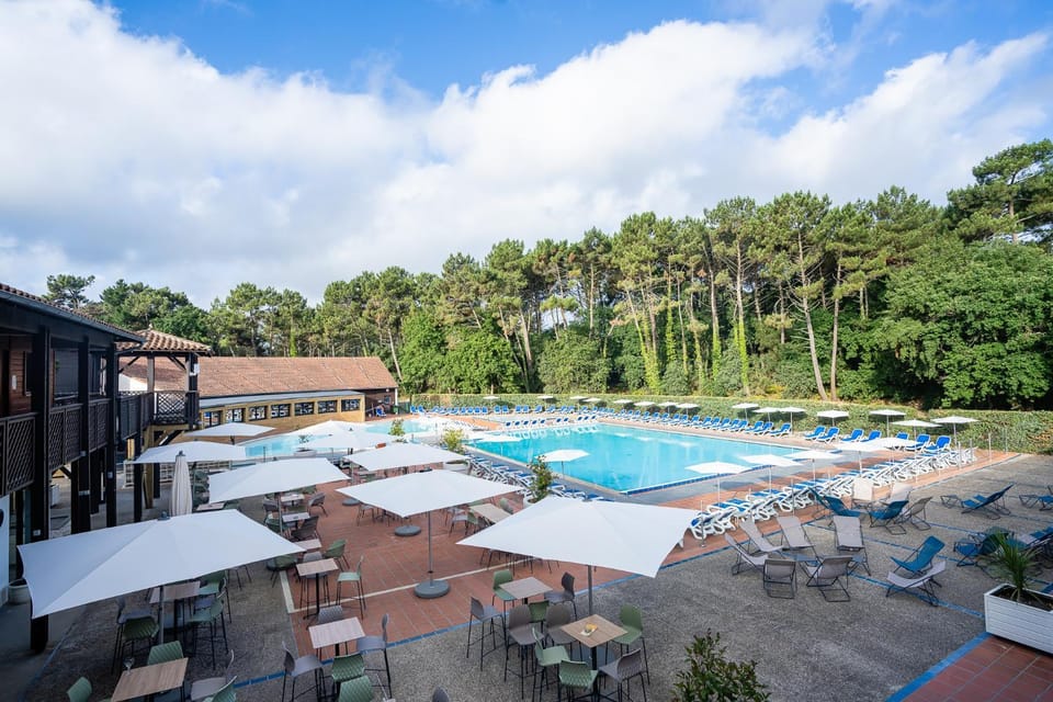 Solarium, Balcony/Terrace, Lounge or bar, Swimming pool